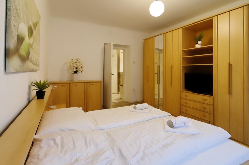 Manu Apartment Hennersdorf Extérieur photo